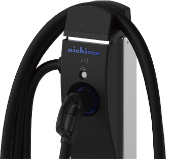 太い急速充電用ケーブルも余裕をもって収納しやすいケーブルフック。