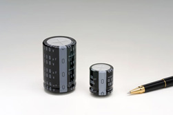 基板自立形アルミ電解コンデンサ「GNシリーズ」定格電圧500V品