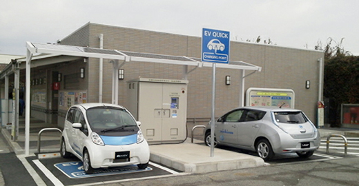 「創エネ」&「蓄エネ」型EV用急速充電 吹田SAシステム